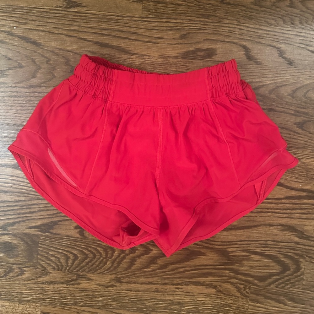 Lululemon Hotty Hot Low-Rise Lined
Short 2.5" - Red - Size 2